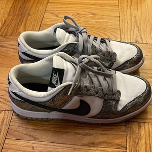 WMNS DUNK LOW size 10.5 
"Golden Gals"